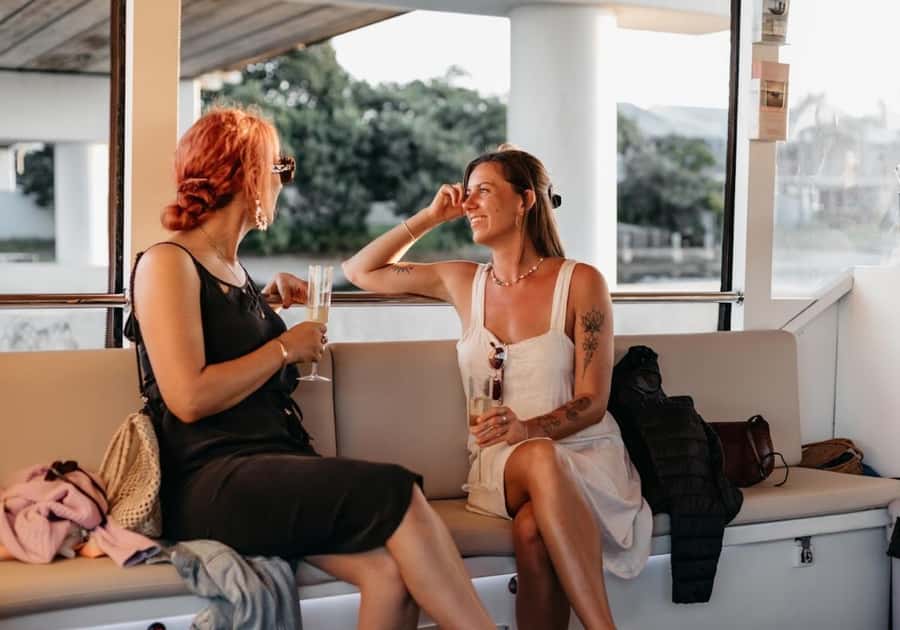 Noosaville: Noosa River Sunset Cruise - Skippers, music, and the onboard bar