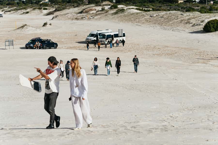 Pinnacles Desert: Sunset BBQ & Stargazing Tour +Sandboarding - BBQ dinner with the last sunlight
