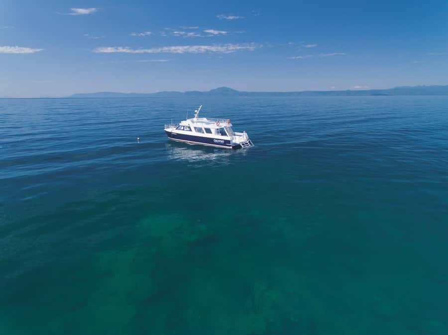 Port Douglas: Low Isles Glass Bottom Boat & Snorkeling Tour - Time ashore: lighthouse, keeper’s home and weather station