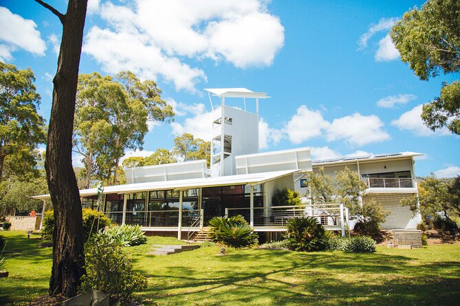 Premium Hunter Valley Wine Tour with Lunch from Sydney - Lunch at Pokolbin with a drink included
