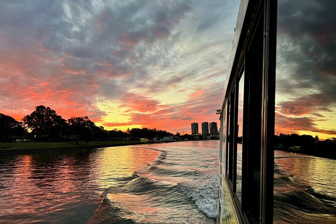 Surfers Paradise: Sightseeing Sunset River Cruise - Mansions, marinas, and the Gold Coast boating scene