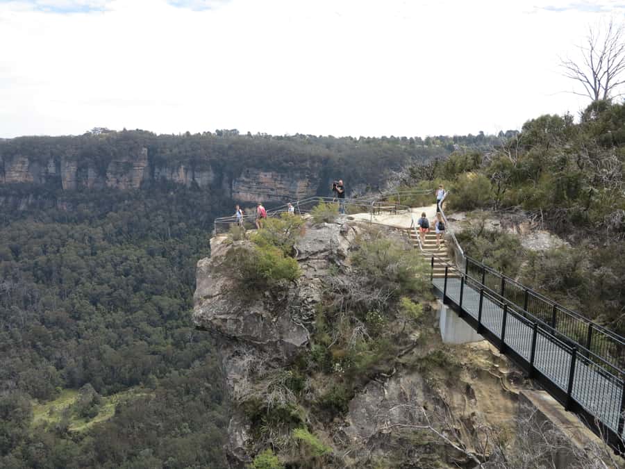 Sydney: Blue Mountains Wildlife & Bushwalk Small-Group Tour - Three Sisters and the major lookouts