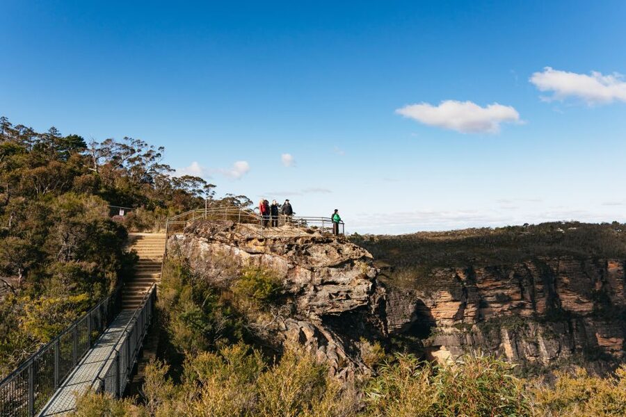 Sydney: Blue Mountains Wildlife & Bushwalk Small-Group Tour - The weather can make or break the views