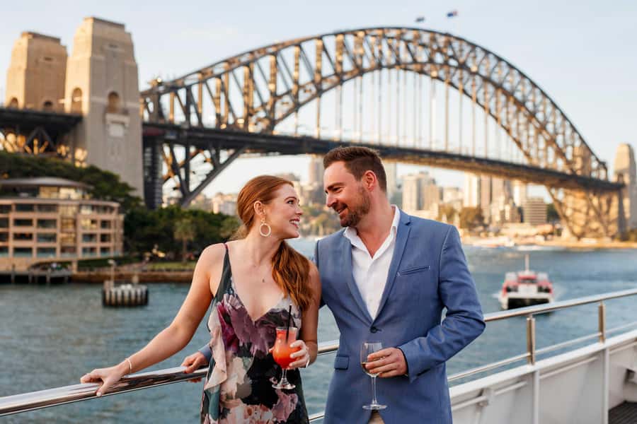 Sydney: Harbour Dinner Cruise with 3, 4 or 6-Course Menu - Dining on the MV Sydney 2000
