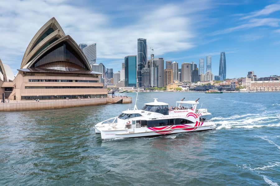 Sydney Harbour Sightseeing Cruise from Circular Quay - Kirribilli House and the Harbour Bridge