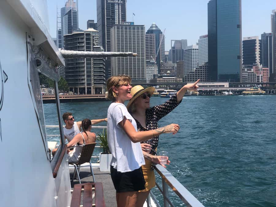 Sydney: Morning or Afternoon Harbour Sightseeing Cruise - Under the Harbour Bridge and into the wider harbour