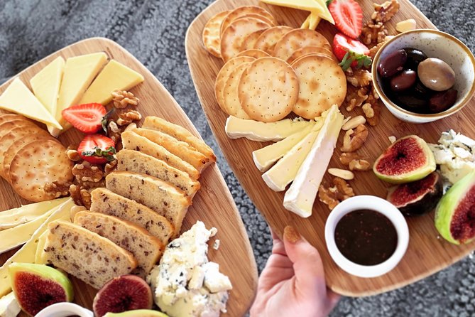 Ultimate Swan Valley Food and Wine Day Trip from Perth - Cheese, crackers, and the first taste of Swan Valley produce