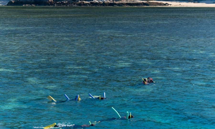 Whitsunday: Whitsunday Islands Tour with Snorkeling & Lunch - Hill Inlet Lookout and the shifting sand view