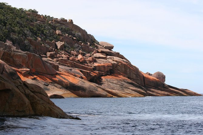 Wineglass Bay Cruise from Coles Bay - Reaching Wineglass Bay by boat