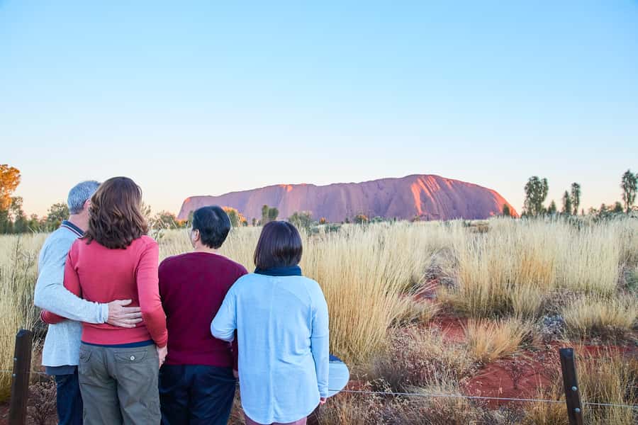 Yulara: Uluru Sunrise and Kata Tjuta Day Trip by Bus - The guides make the drive count